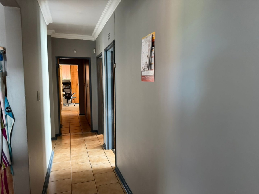 3 Bedroom Property for Sale in Langenhovenpark Free State